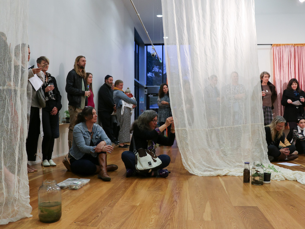 angela-rowe-opening audience low res