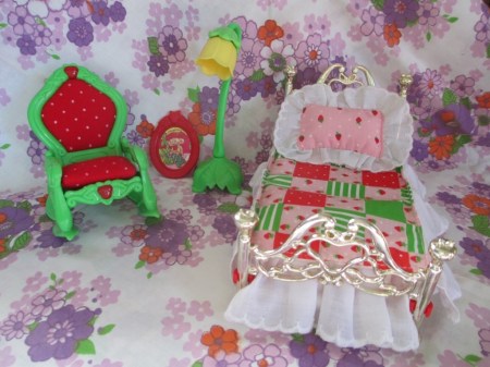 Vintage Strawberry Shortcake berry happy home furniture
