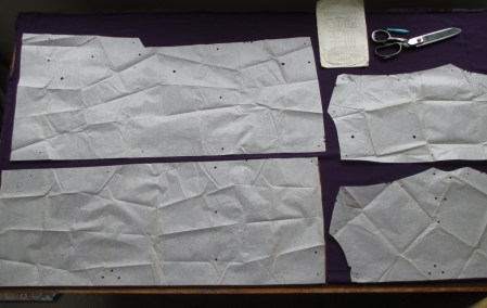 Butterick 9497 pattern laypt fabric