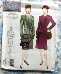 Vogue Retro 40s suit