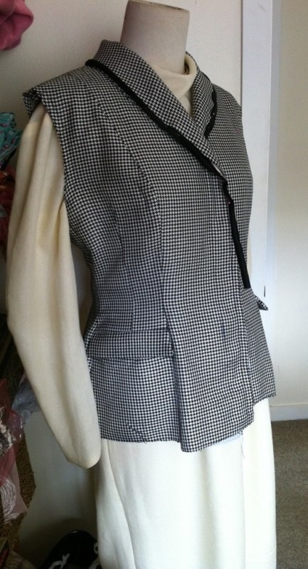 Vintage suit sew along shell no sleeves again