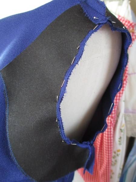 Weigel's 2039 armhole facing