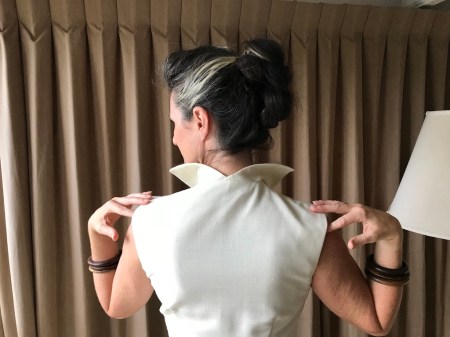 Academy 3568 cream short version collar again