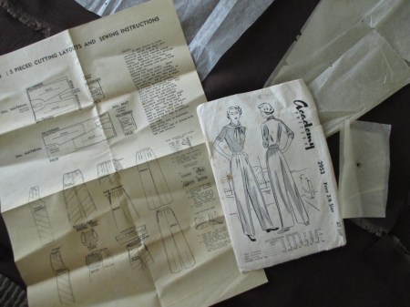 Academy 2953 pattern and note