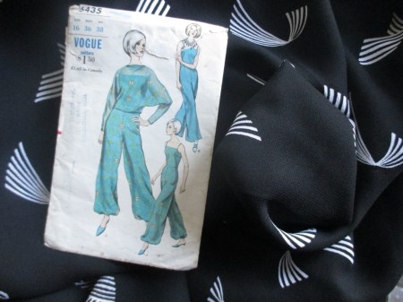 Vogue 3435 and black and white fabric