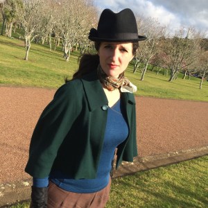 green cape standing collar open