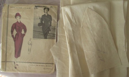Vogue 1195 Patou toile cut and ready