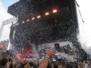 Arcade Fire BDO 2014 confetti