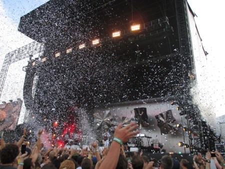 Arcade Fire BDO 2014 confetti