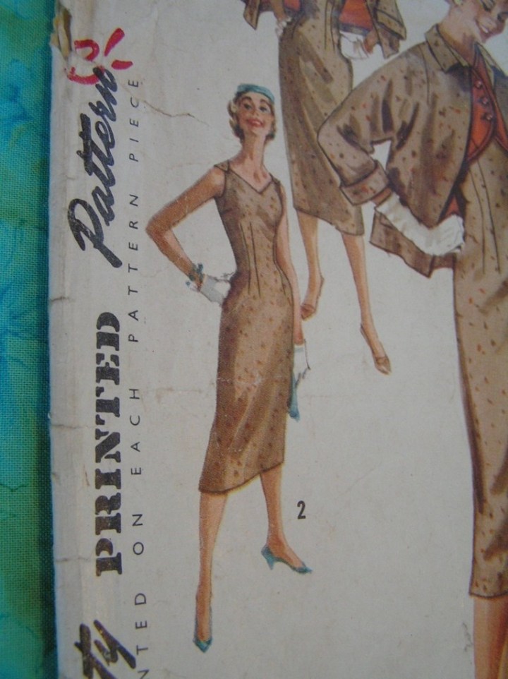 Simplicity 1720 finished!  Photo time&nbsp;darlings.