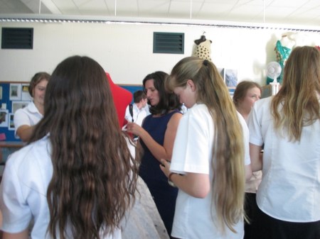 Artsit Visit Rangitoto College looking at Coralline with students