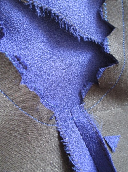 Weigel's 2039 armhole facing clipped detail