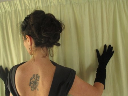 Vogue 273 back facing wall