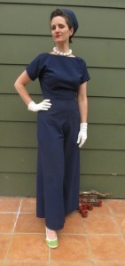 Vogue 6435 blue waist long front on