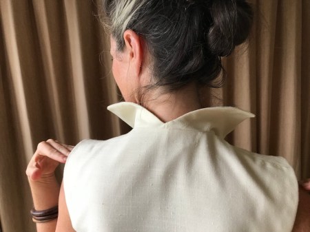 Academy 3568 cream short version collar detail low res