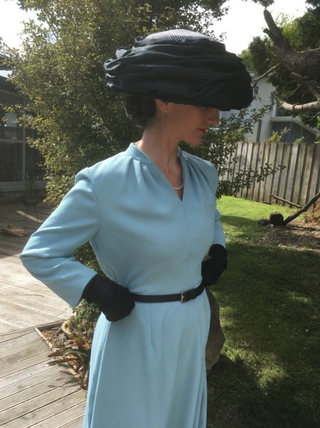 Advance 6190 complete bodice hat turned