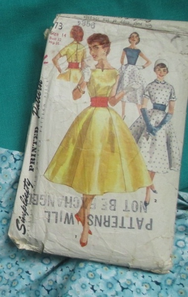Simplicity 1573 pattern and fabric
