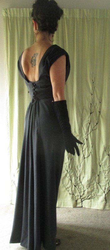 Vogue 273 full length back buttons