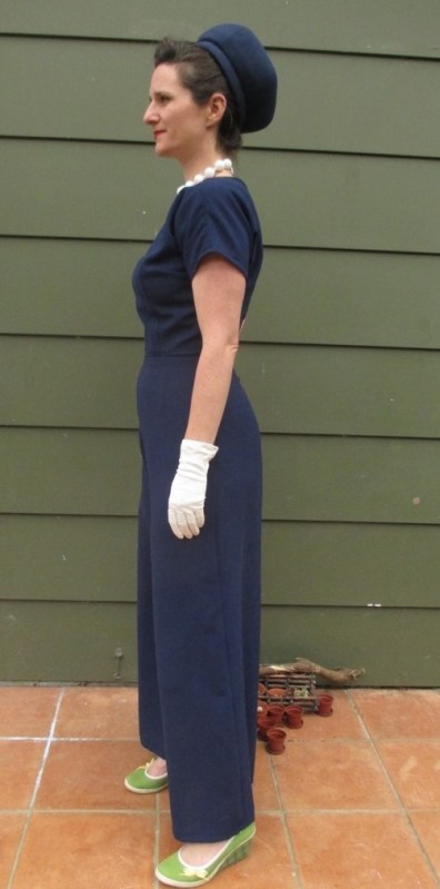 Vogue 6435 blue waist long side on