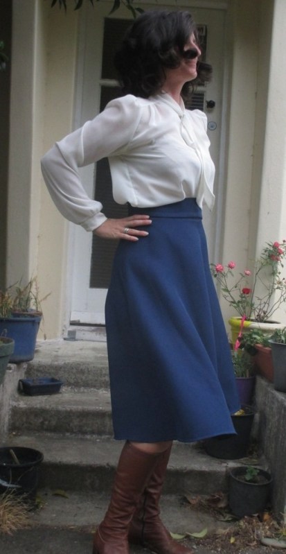 Blue Grabadine skirt complete